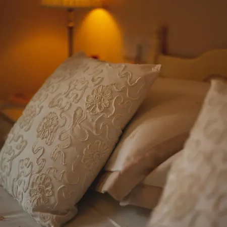 Bed and Breakfast The Village Bohola