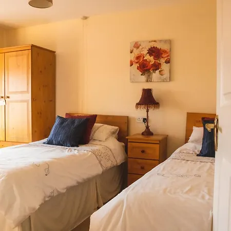 Bed and Breakfast The Village Bohola