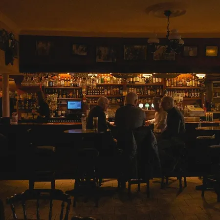 Bed and Breakfast The Village *